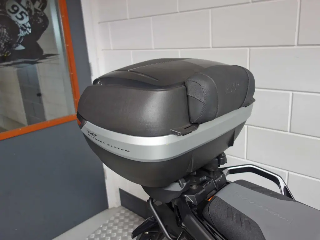 Gebruikte Suzuki V-Strom tour met 1037cc motor uit 2021 bij NIWA Motoren