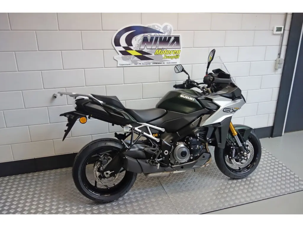 Gebruikte Suzuki GSX tour met 999cc motor uit 2025 bij NIWA Motoren