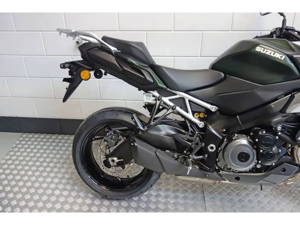 Gebruikte Suzuki GSX tour met 999cc motor uit 2025 bij NIWA Motoren