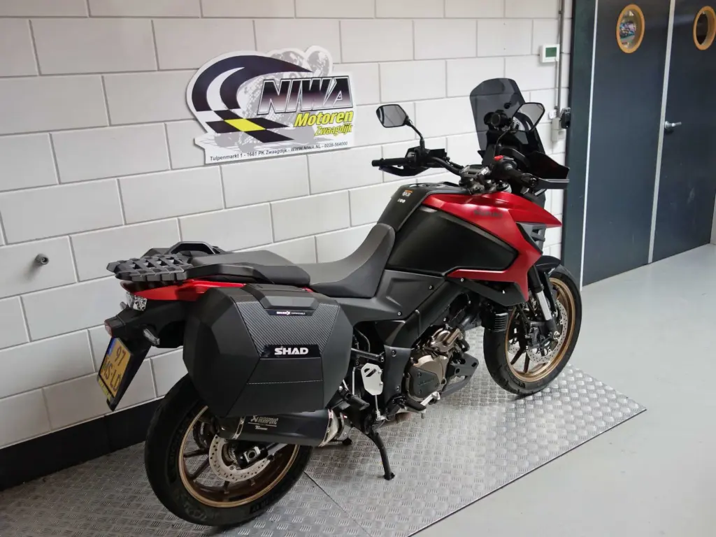 Gebruikte Suzuki V-Strom tour met 1037cc motor uit 2023 bij NIWA Motoren