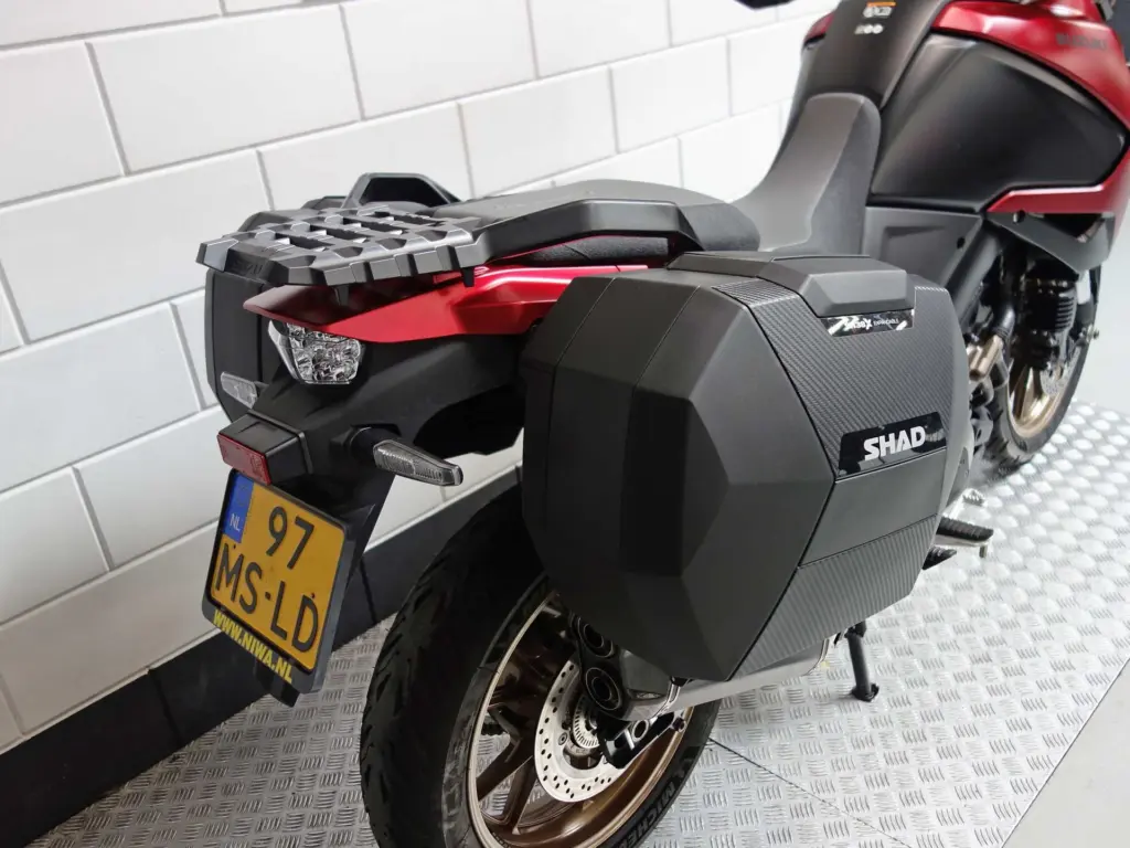 Gebruikte Suzuki V-Strom tour met 1037cc motor uit 2023 bij NIWA Motoren