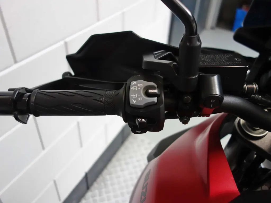Gebruikte Suzuki V-Strom tour met 1037cc motor uit 2023 bij NIWA Motoren