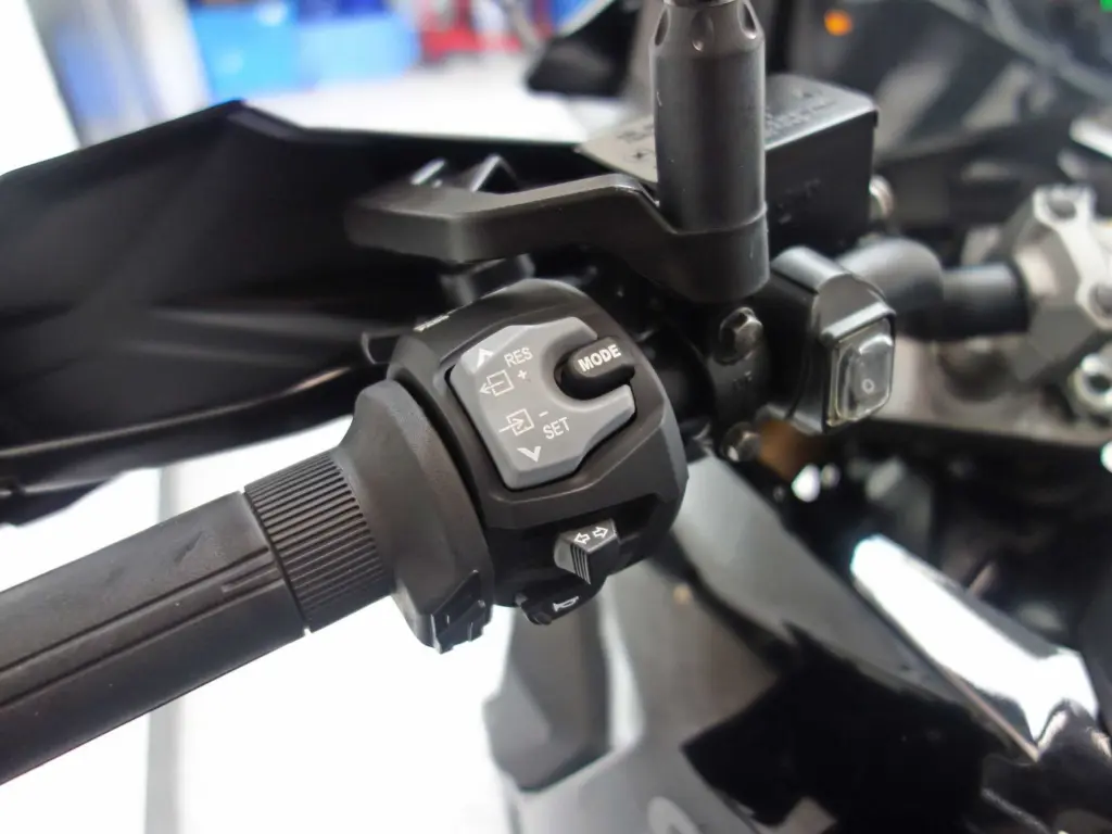 Gebruikte Suzuki V-Strom tour met 1037cc motor uit 2024 bij NIWA Motoren