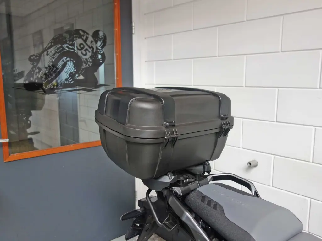 Gebruikte Suzuki V-Strom tour met 1037cc motor uit 2024 bij NIWA Motoren