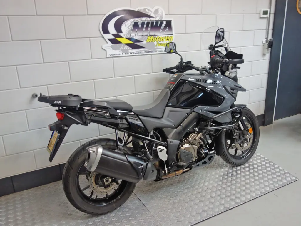 Gebruikte Suzuki V-Strom overig met 1037cc motor uit 2021 bij NIWA Motoren