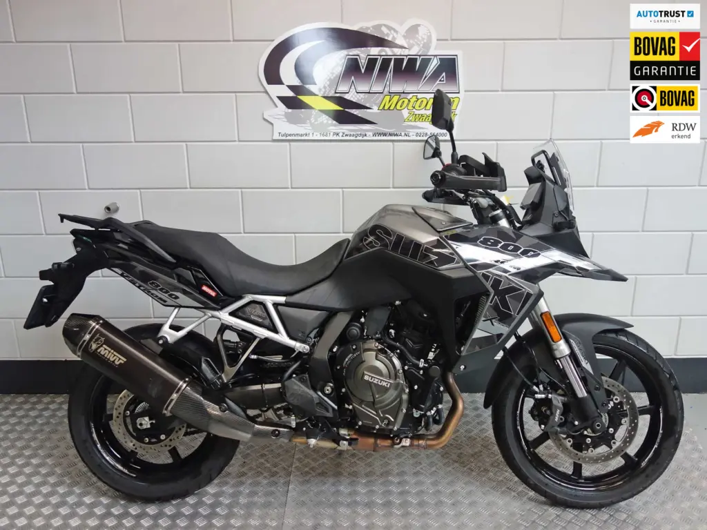 Gebruikte Suzuki V-Strom tour met 776cc motor uit 2025 bij NIWA Motoren