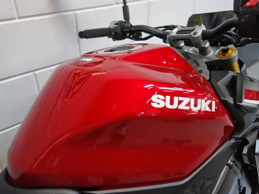 Nieuwe Suzuki GSX naked bike met 999cc motor uit 2026 bij NIWA Motoren