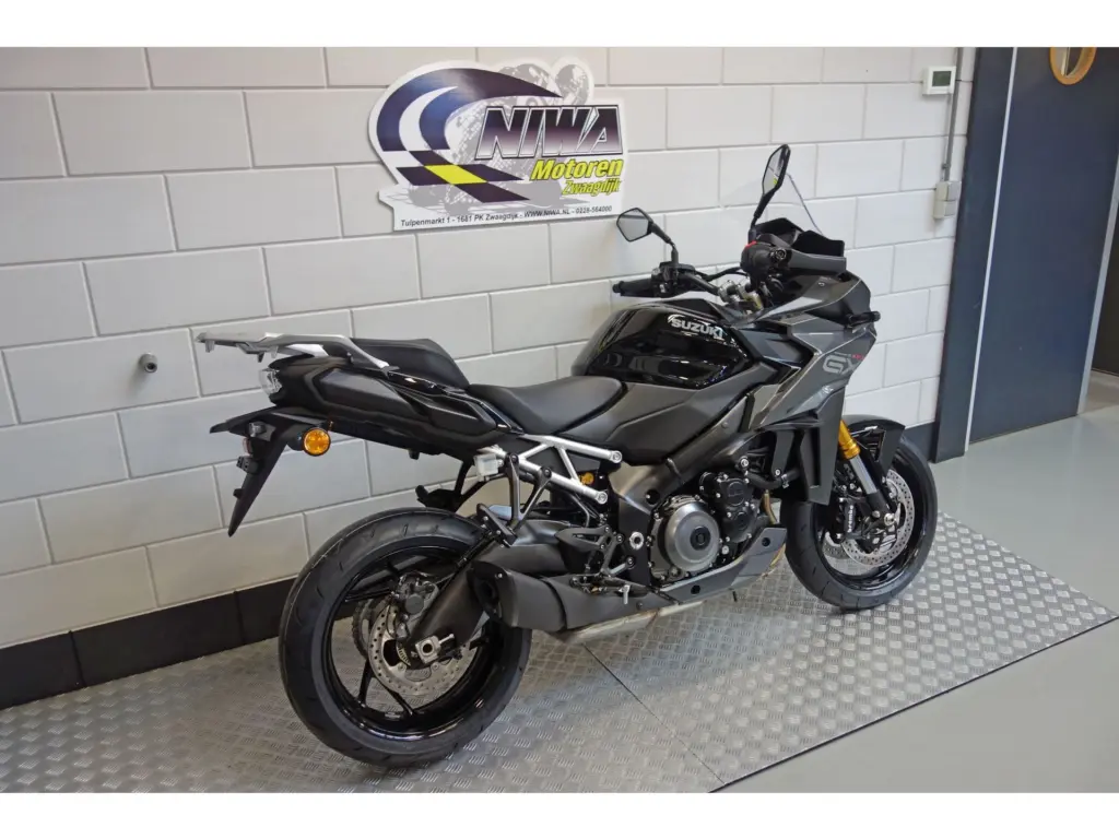 Nieuwe Suzuki GSX tour met cc motor uit 2025 bij NIWA Motoren