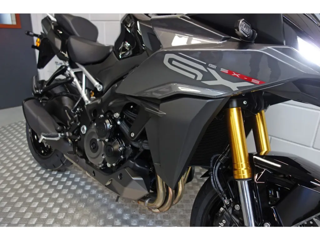 Nieuwe Suzuki GSX tour met cc motor uit 2025 bij NIWA Motoren