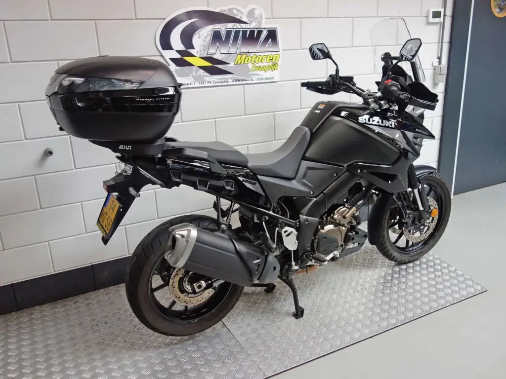 Gebruikte Suzuki V-Strom tour met 1037cc motor uit 2026 bij NIWA Motoren