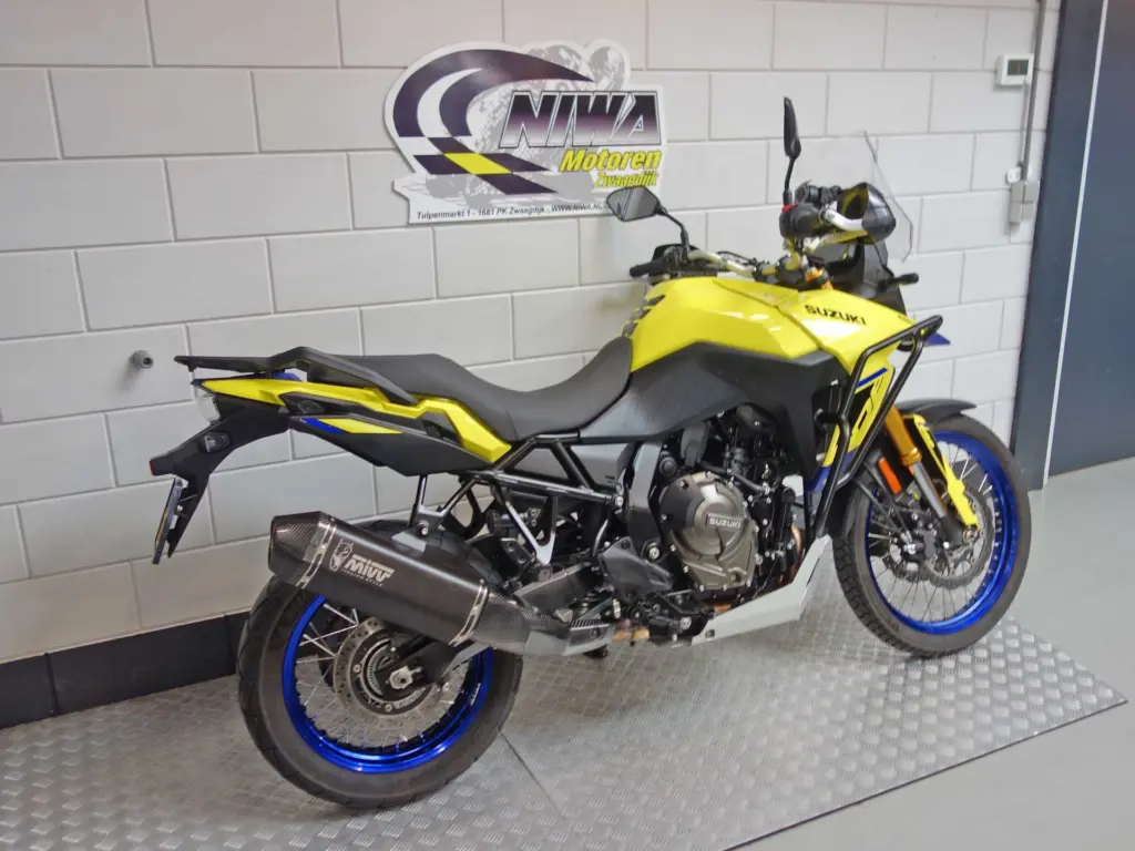Gebruikte Suzuki V-Strom tour met 776cc motor uit 2025 bij NIWA Motoren
