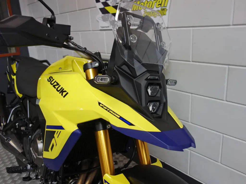 Gebruikte Suzuki V-Strom tour met 776cc motor uit 2025 bij NIWA Motoren