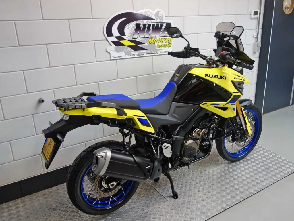 Gebruikte Suzuki V-Strom tour met 1037cc motor uit 2025 bij NIWA Motoren