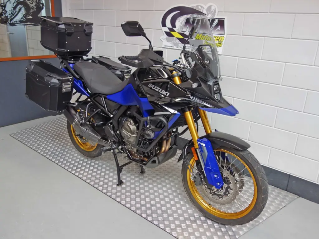 Gebruikte Suzuki V-Strom tour met 776cc motor uit 2025 bij NIWA Motoren