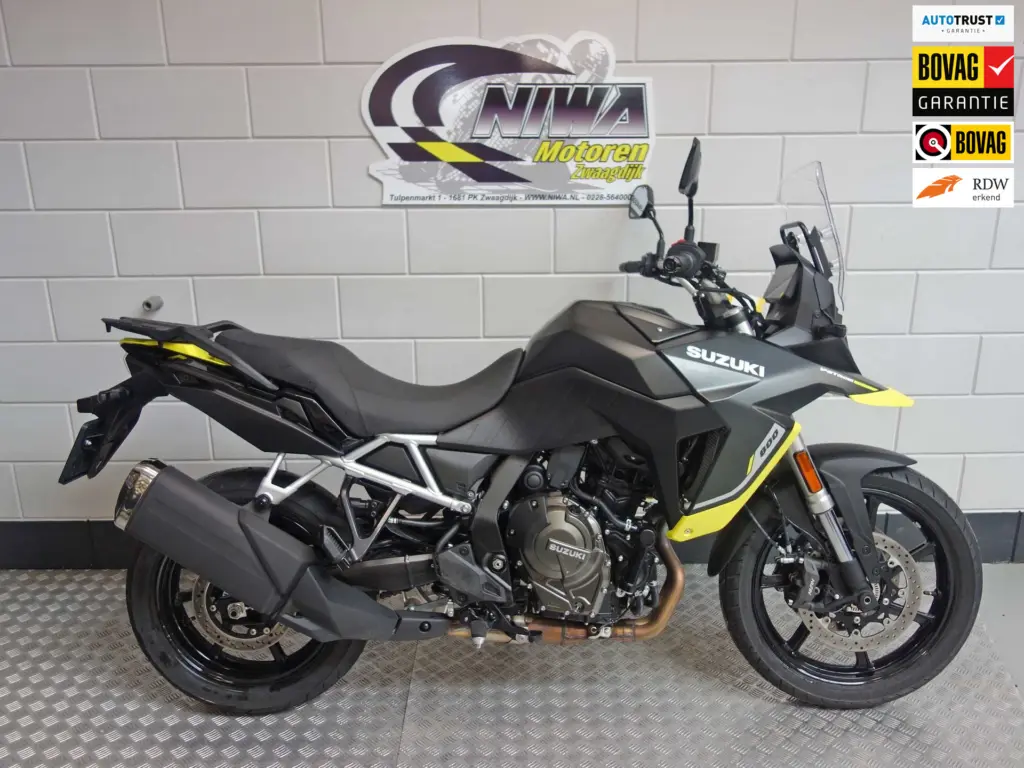 Gebruikte Suzuki V-Strom tour met 776cc motor uit 2025 bij NIWA Motoren