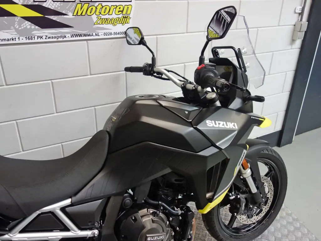 Gebruikte Suzuki V-Strom tour met 776cc motor uit 2025 bij NIWA Motoren