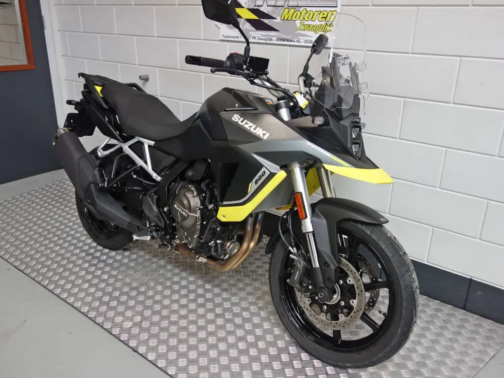 Gebruikte Suzuki V-Strom tour met 776cc motor uit 2025 bij NIWA Motoren