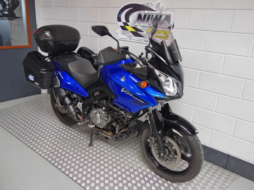 Gebruikte Suzuki V-Strom tour met 645cc motor uit 2009 bij NIWA Motoren