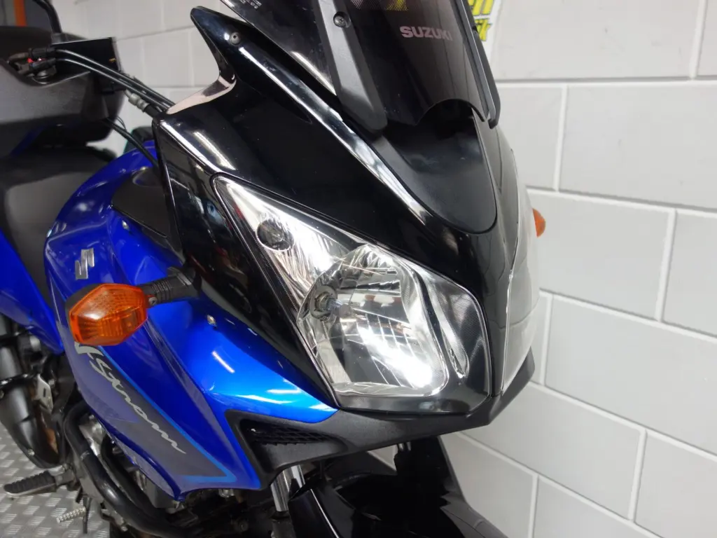 Gebruikte Suzuki V-Strom tour met 645cc motor uit 2009 bij NIWA Motoren