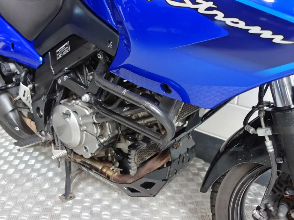 Gebruikte Suzuki V-Strom tour met 645cc motor uit 2009 bij NIWA Motoren