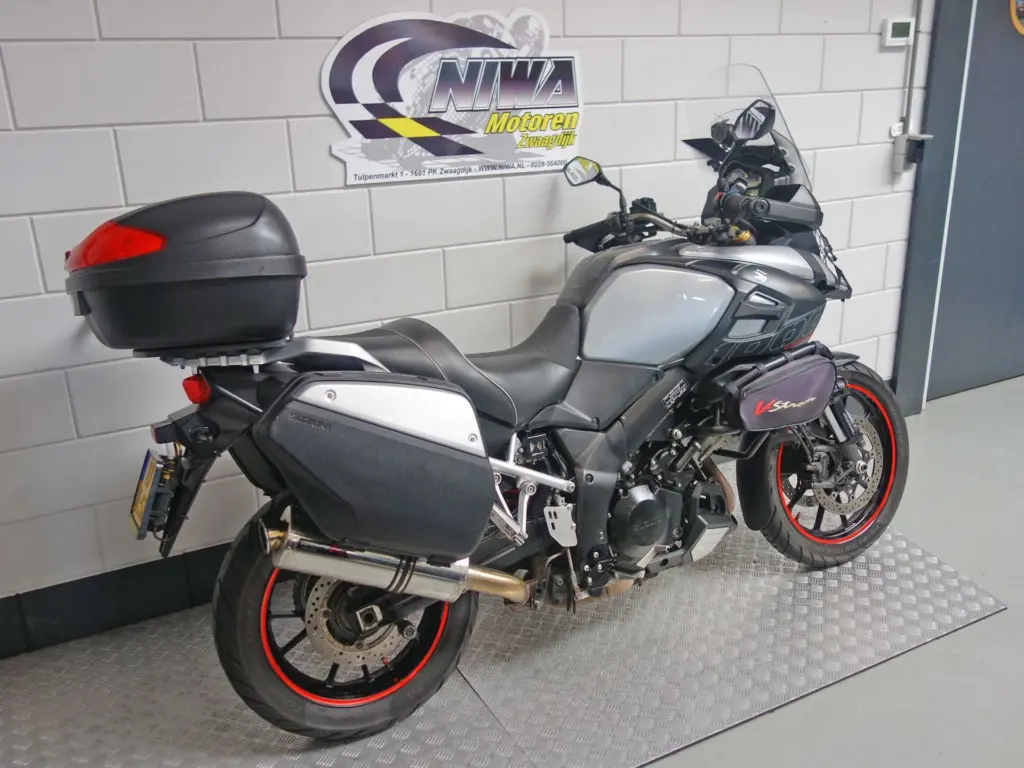 Gebruikte Suzuki V-Strom tour met 1037cc motor uit 2016 bij NIWA Motoren