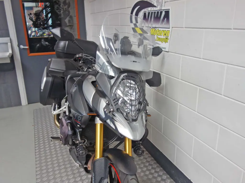 Gebruikte Suzuki V-Strom tour met 1037cc motor uit 2016 bij NIWA Motoren