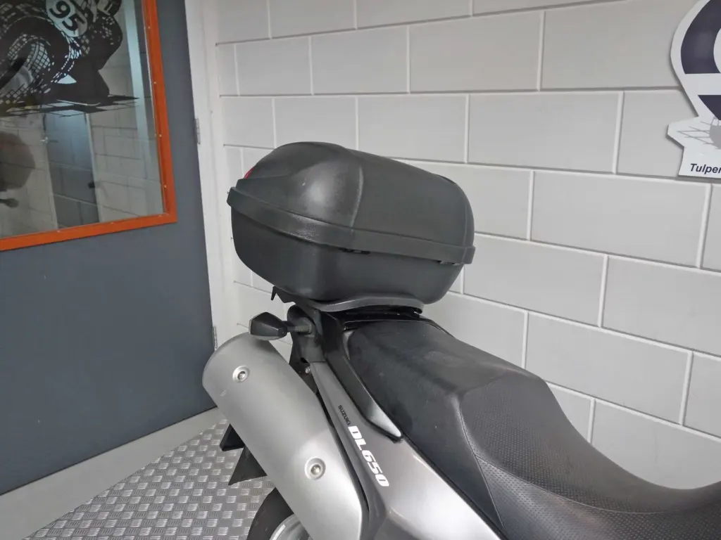 Gebruikte Suzuki V-Strom tour met 645cc motor uit 2011 bij NIWA Motoren