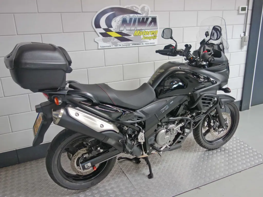 Gebruikte Suzuki V-Strom overig met 645cc motor uit 2011 bij NIWA Motoren