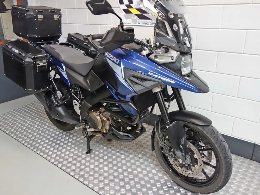 Gebruikte Suzuki V-Strom tour met 1037cc motor uit 2023 bij NIWA Motoren