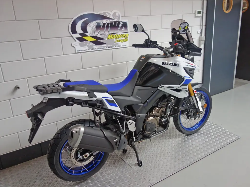 Gebruikte Suzuki V-Strom tour met 1037cc motor uit 2025 bij NIWA Motoren
