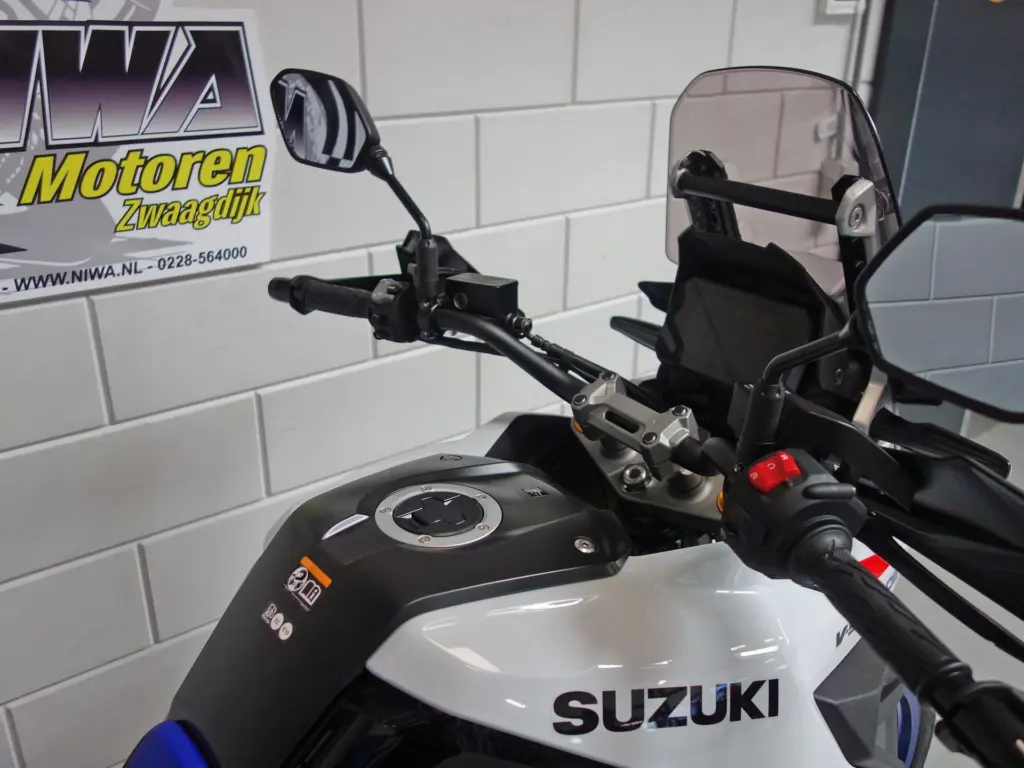 Gebruikte Suzuki V-Strom tour met 1037cc motor uit 2025 bij NIWA Motoren
