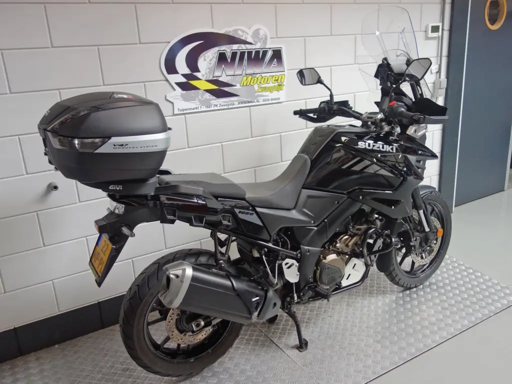 Gebruikte Suzuki V-Strom tour met 1037cc motor uit 2021 bij NIWA Motoren