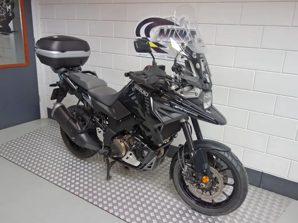 Gebruikte Suzuki V-Strom tour met 1037cc motor uit 2021 bij NIWA Motoren
