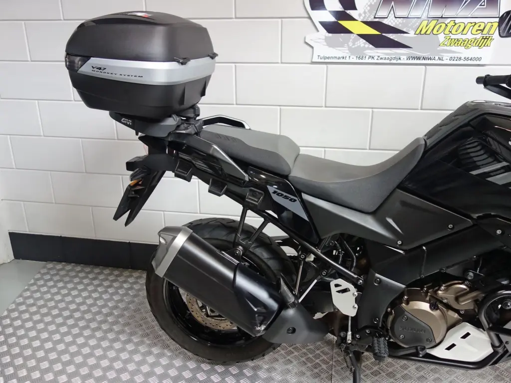 Gebruikte Suzuki V-Strom tour met 1037cc motor uit 2021 bij NIWA Motoren