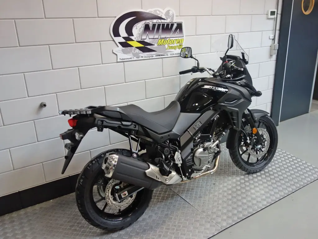 Gebruikte Suzuki V-Strom tour met cc motor uit 2026 bij NIWA Motoren
