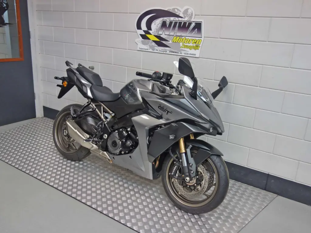 Nieuwe Suzuki GSX tour met cc motor uit 2026 bij NIWA Motoren