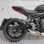 Gebruikte Triumph Trident 660 naked bike met 660cc motor uit 2023 bij NIWA Motoren