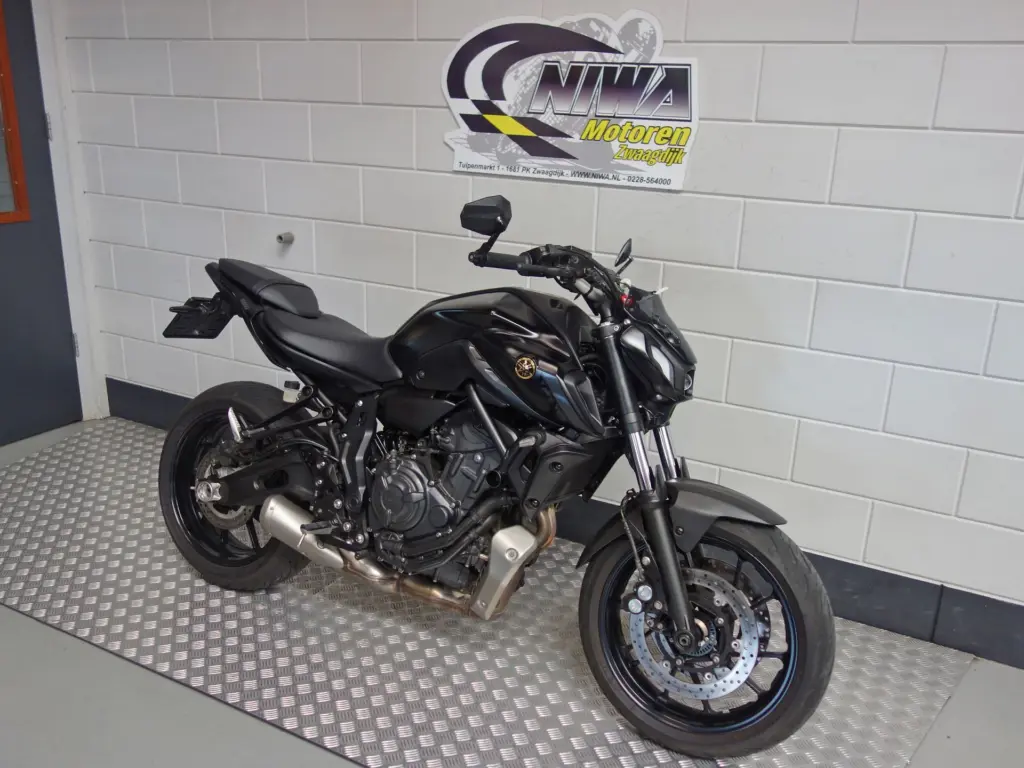 Gebruikte Yamaha MT 07 naked bike met 689cc motor uit 2021 bij NIWA Motoren