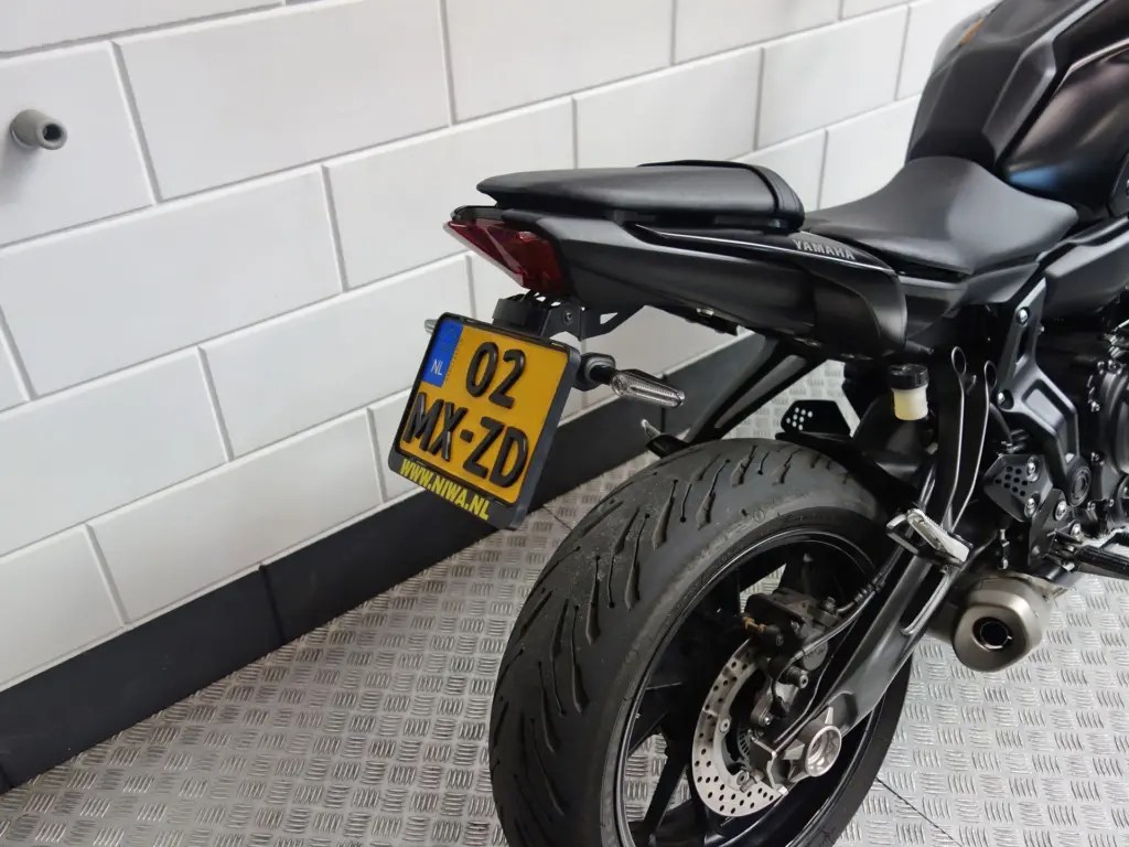 Gebruikte Yamaha MT 07 naked bike met 689cc motor uit 2021 bij NIWA Motoren