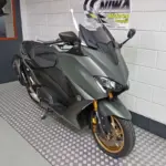 Gebruikte Yamaha T-MAX motorscooter met 562cc motor uit 2020 bij NIWA Motoren