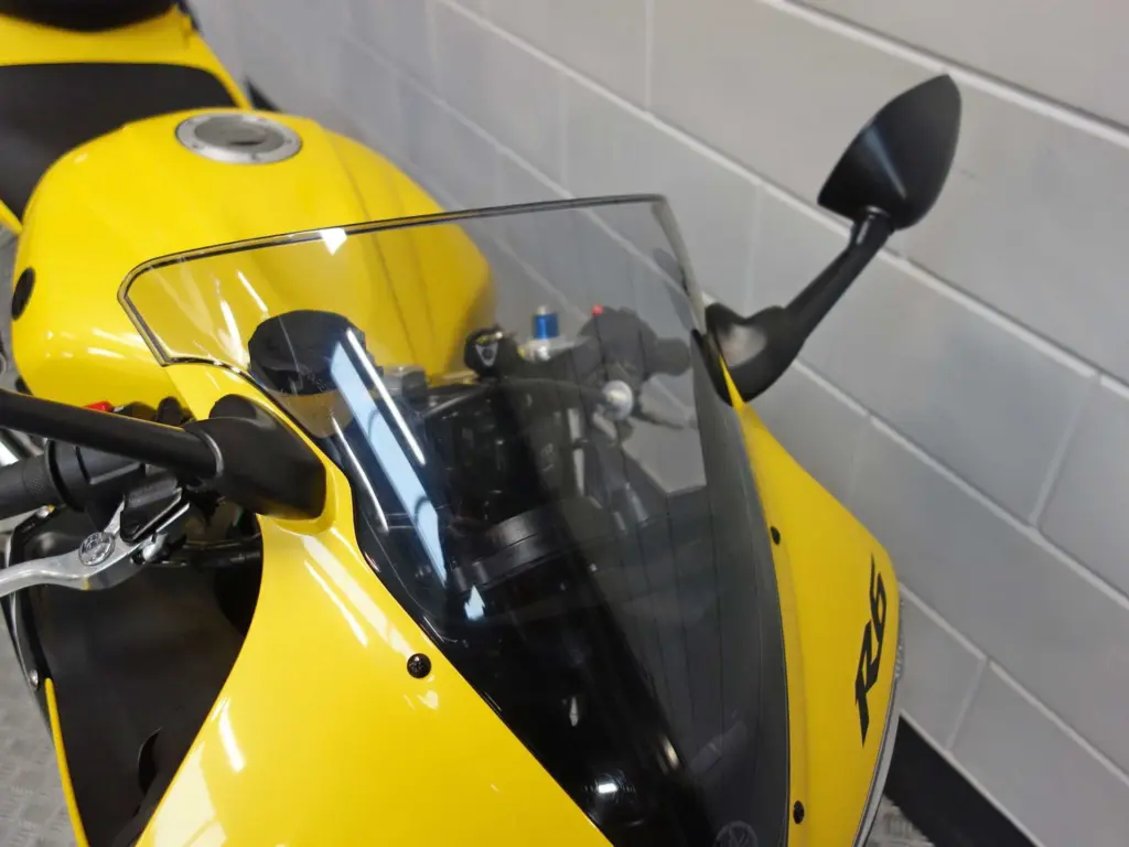 Gebruikte Yamaha YZF supersport met 600cc motor uit 2004 bij NIWA Motoren