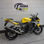 Gebruikte Yamaha YZF supersport met 600cc motor uit 2004 bij NIWA Motoren
